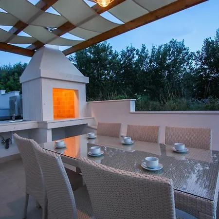 Leona Villa Trogir