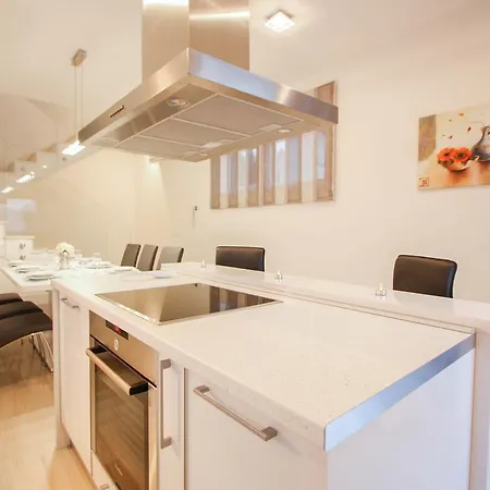 Leona Villa Trogir