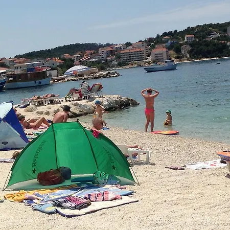 Leona * Трогир