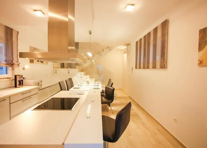 Leona Villa Trogir