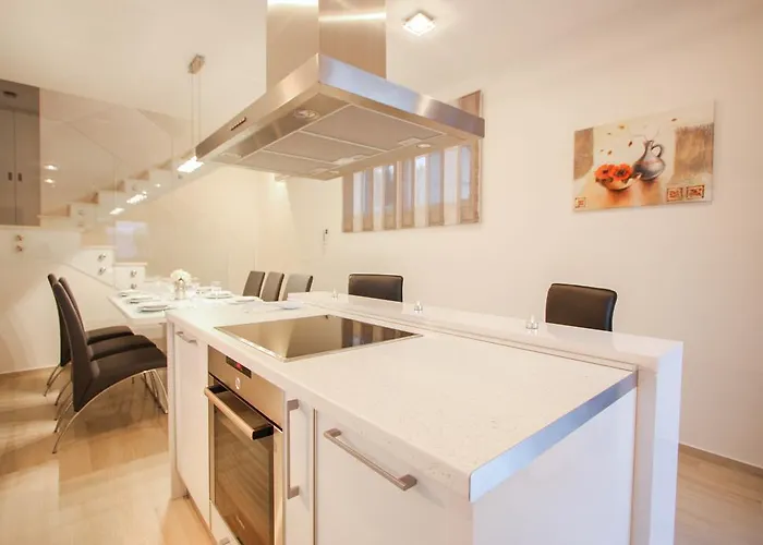 Leona Villa Trogir